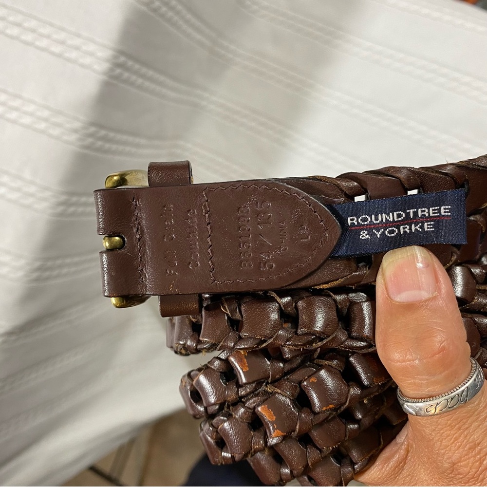 Roundtree & Yorke Cowhide Belt 54” Brown Leather Belt Unisex. Braided Belt